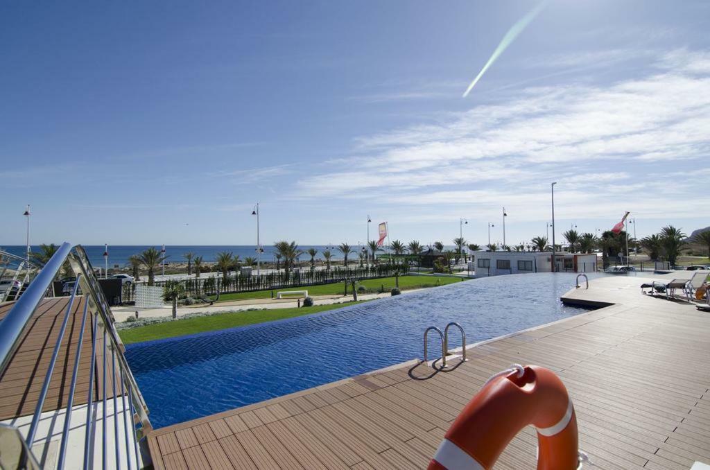 ארנאלס דל סול Luxury Beach Front Apartment מראה חיצוני תמונה